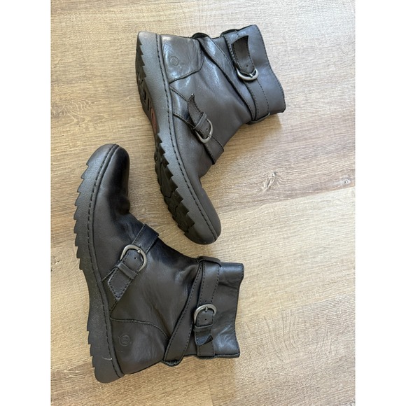 Born Womens Size 8M Black Leather Moto Biker Ankle Boots Double Buckle Side Zip - Picture 5 of 12